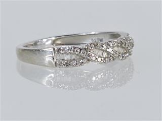 10K White Gold APX 1/4 CTW Round Baguette Diamond Weave Wedding Band Sz 7